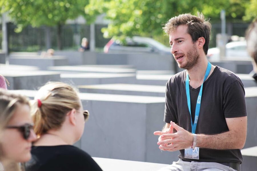 Discover Berlin Express Tour: 2hr Highlights - The Berlin Wall and Topography of Terror explain the divided city