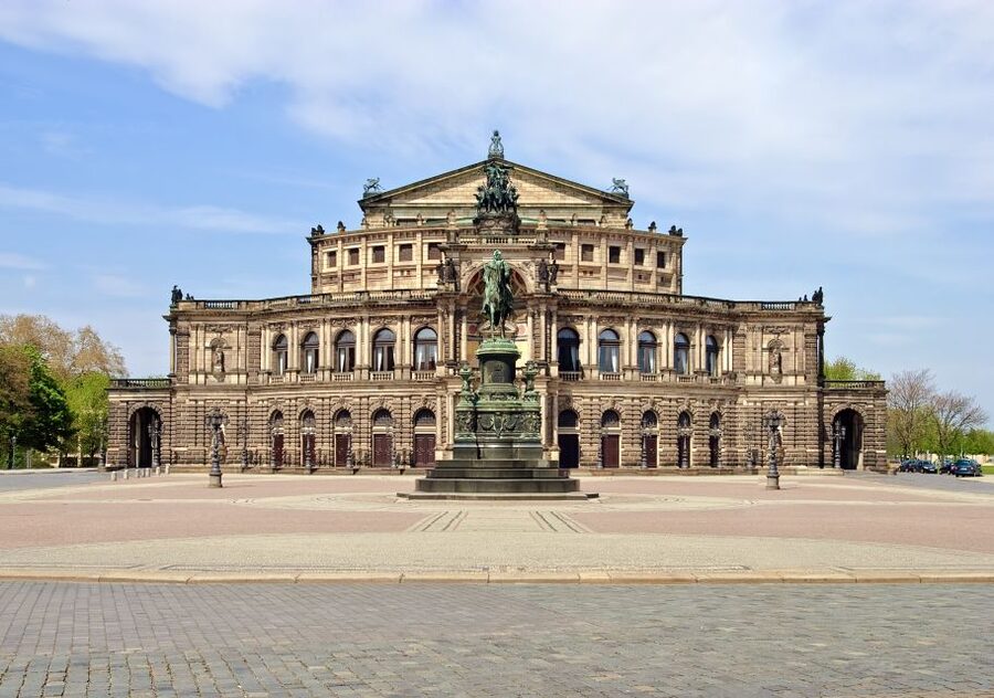 Dresden: Night Watchman Tour Through The Old Town - Dresden history told from the street