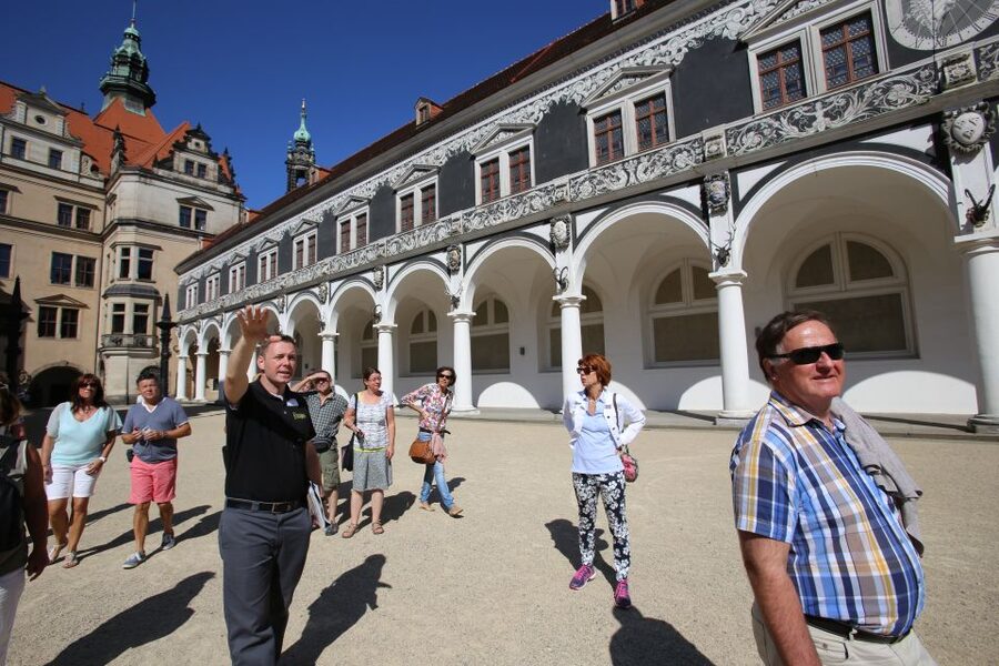 Dresden: Private Guided Walking Tour - From the Taschenbergpalais to Augustus Bridge