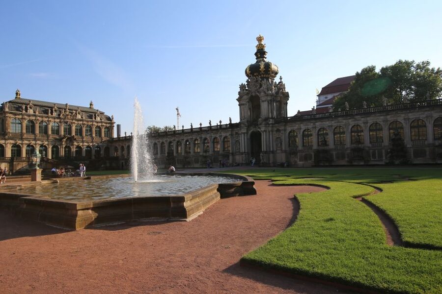Dresden: Private Guided Walking Tour - What the guide adds to the buildings