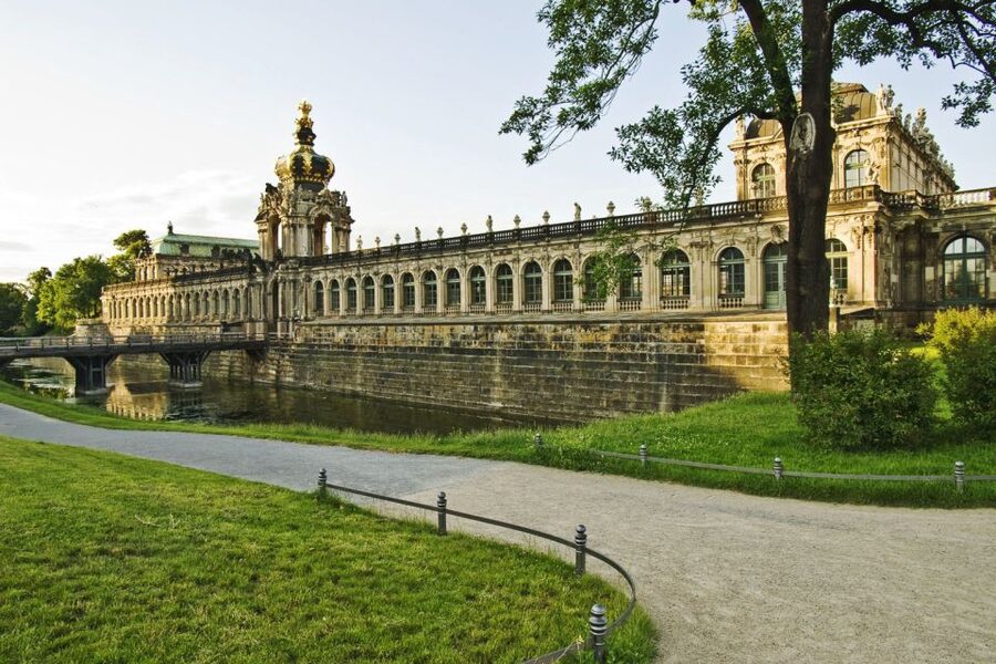 Dresden: Smile Tour with Prosecco - Dresden’s wartime past without a heavy lecture