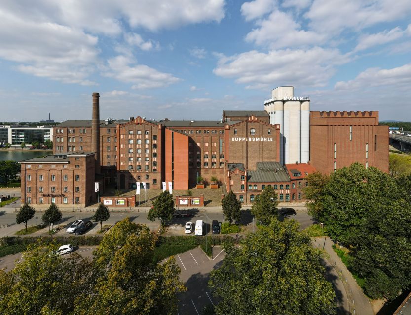 Duisburg: Guided Walking Tour through the inner harbour - What the 1.5-hour format does well