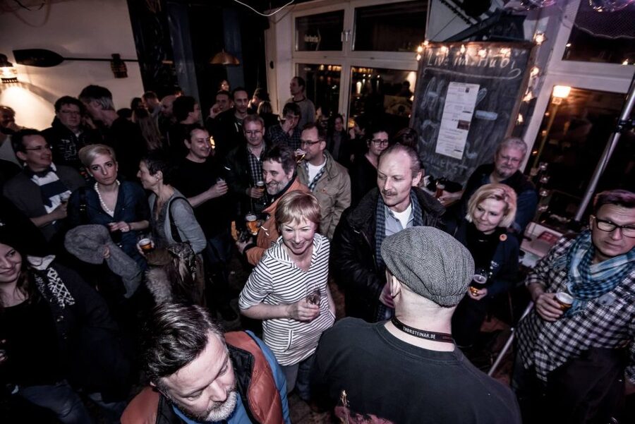 Duisburg-Ruhrot: Historic Harbor Pub Tour - Who should book this adult-only experience?