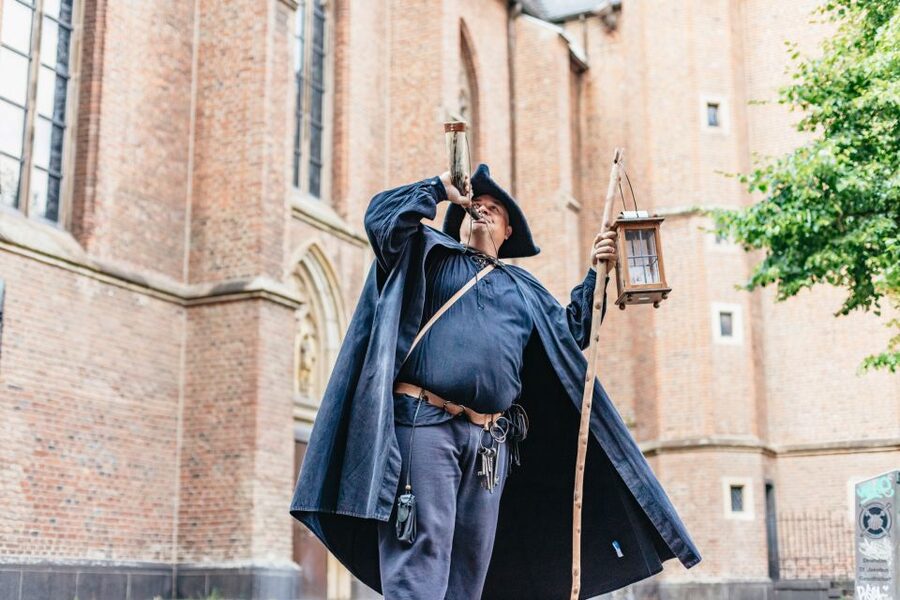 Düsseldorf: Guided Tour with a Night Watchman - Schlossturm and the city’s changing story