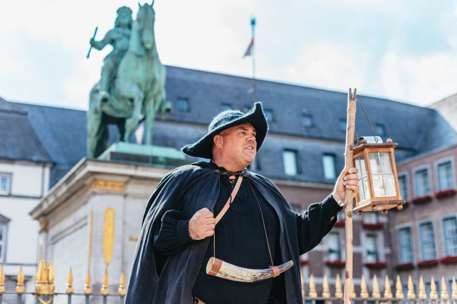 Düsseldorf: Guided Tour with a Night Watchman - Who will enjoy this walk most?