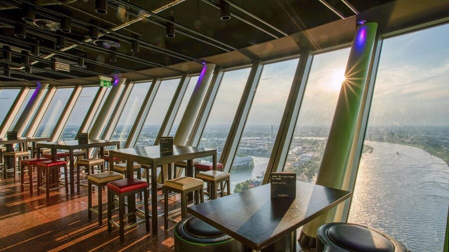 Düsseldorf: Rhine Tower Adult Entry - How the price compares with the experience