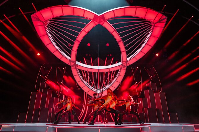 FALLING | IN LOVE Grand Show at Friedrichstadt-Palast Berlin - Why language is less of a barrier