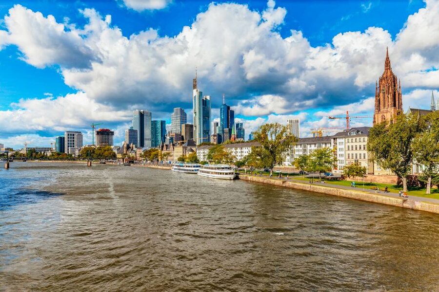 Frankfurt: River Main Sightseeing Cruise with Commentary - Why the 100-minute cruise is usually the better buy