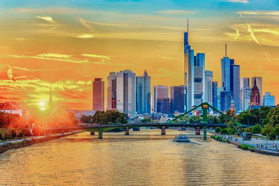 Frankfurt: River Main Sightseeing Cruise with Commentary - Practical tips for a smoother ride