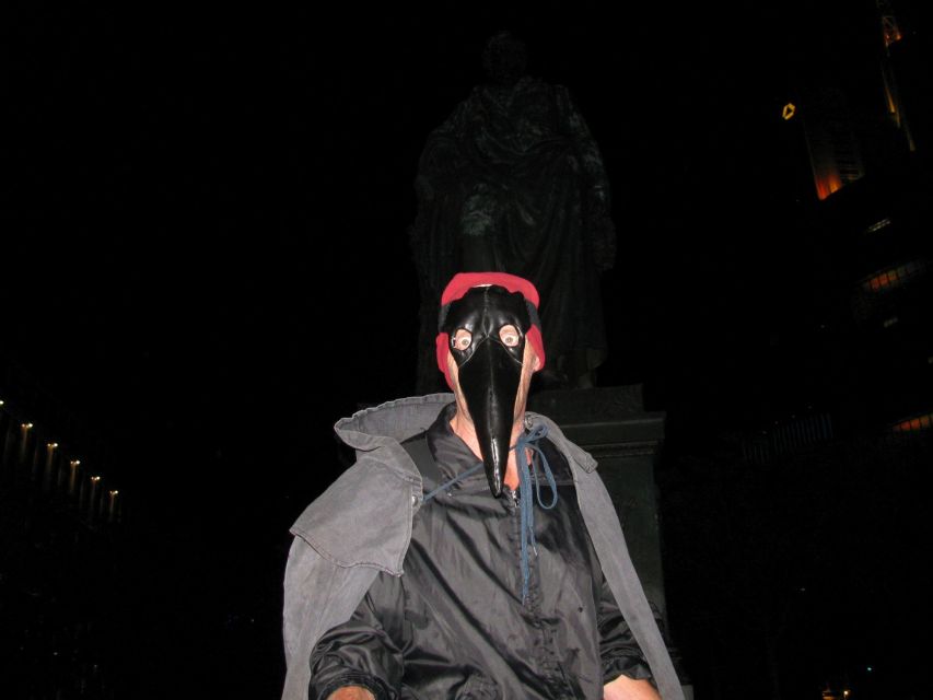 Frankfurt: The Black Death Tour - What the Acting Adds to the Evening