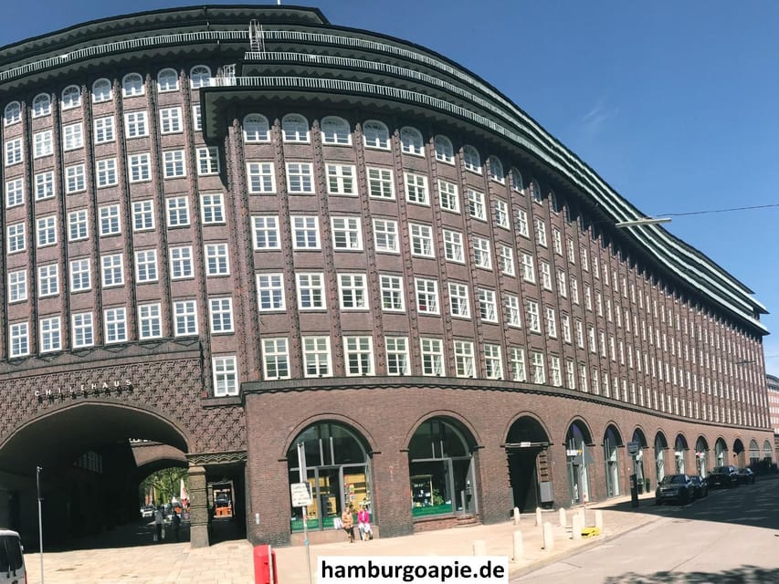 Free tour: Centro Histórico. Tú decides el precio al final - The Elbphilharmonie from the historic center