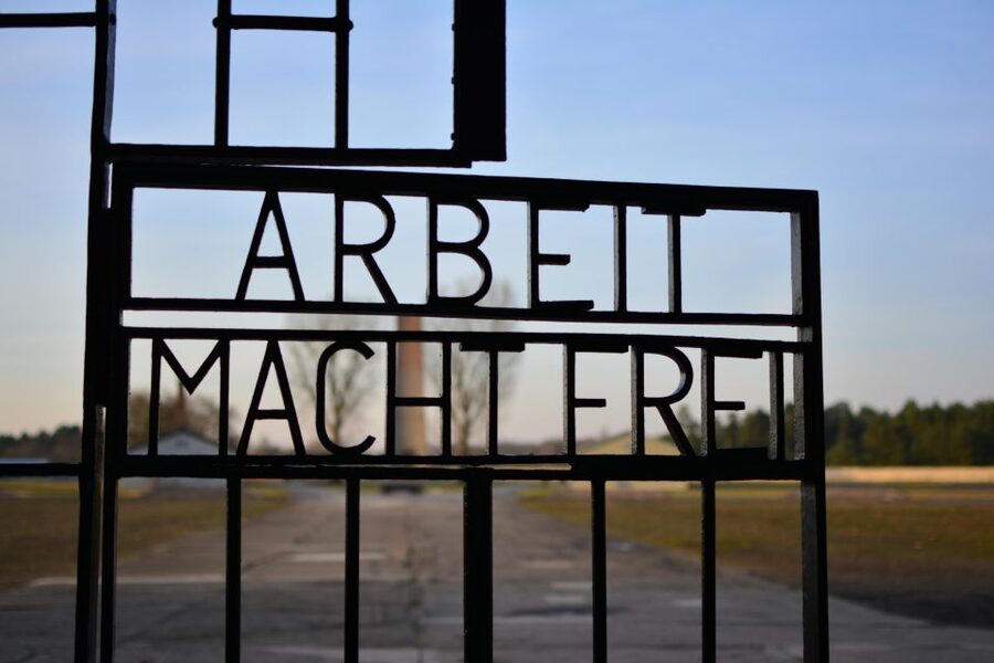 From Berlin: Guided Sachsenhausen Concentration Camp Tour - Meeting beside Brandenburg Gate