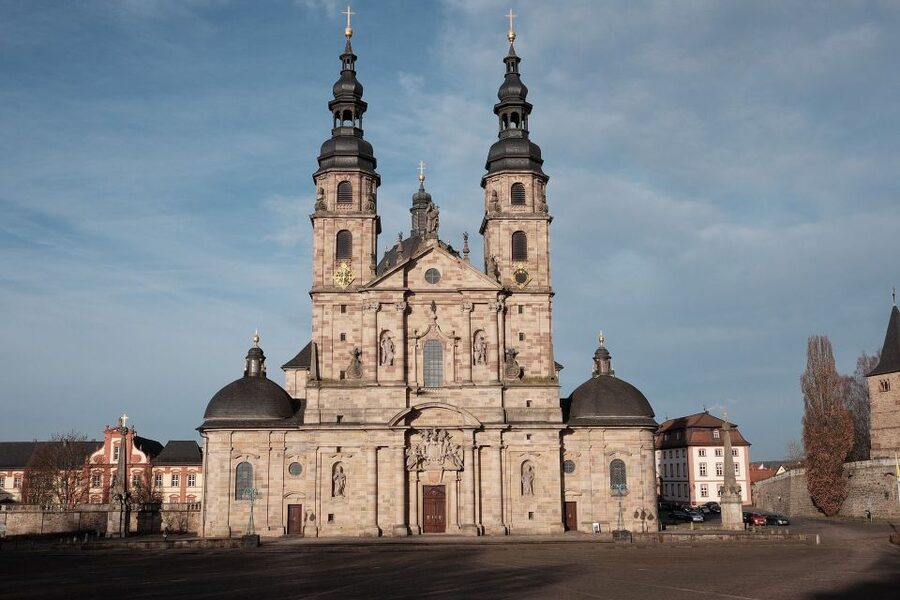 Fulda: Private Guided Walking Tour - Guide quality and group size