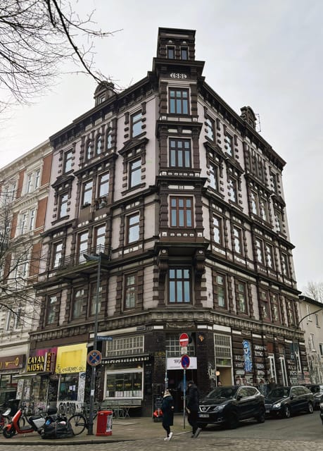 German guided insider tour of Hamburg's Schanzenviertel - Reading the streets, graffiti, and creative culture