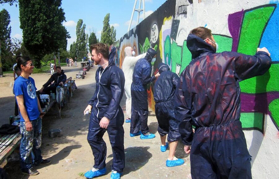 Graffitiworkshop Berlin - Sketching letters before touching the wall