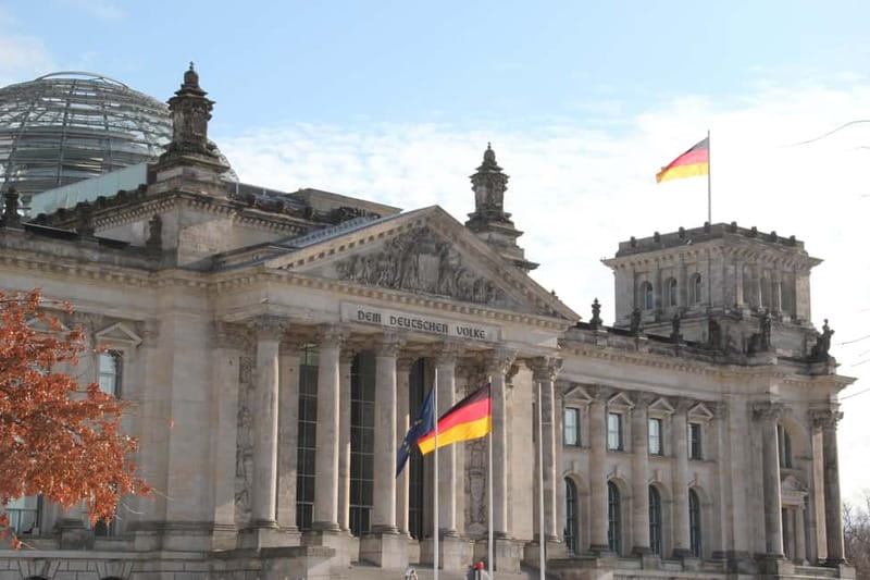 Guided Insider Tour Government and Parliament District - Who should book this walk