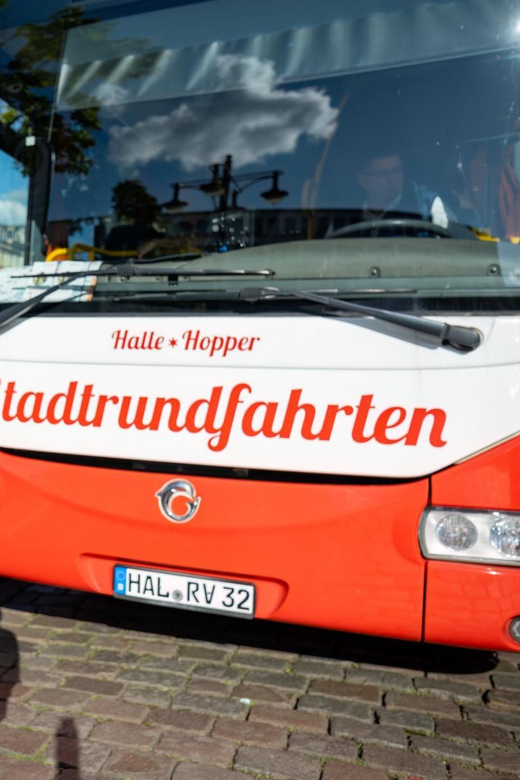 Halle (Saale) : Die Stadtrundfahrt mit dem Halle-Hopper - Hallmarkt and Marktplatz begin the city story