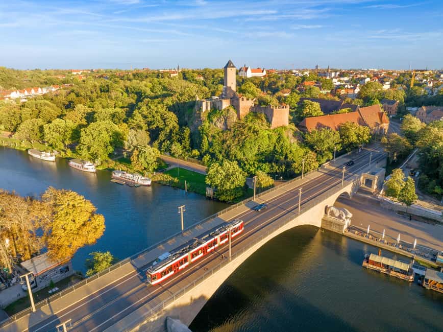 Halle (Saale) : Die Stadtrundfahrt mit dem Halle-Hopper - From the Steintor Varieté to the Wasserturm