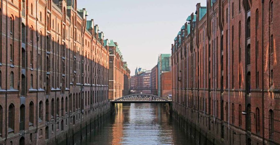 Hamburg: 2.5-Hour Discovery Tour - Why Hamburg makes sense on foot