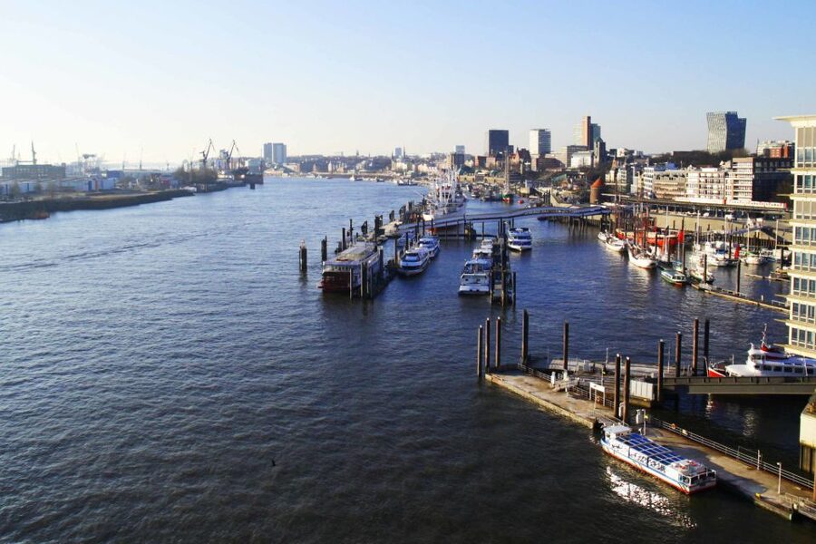 Hamburg: 2.5-Hour Discovery Tour - Old Town streets and Deich Street