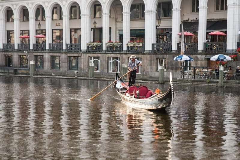 Hamburg Alster Lake romantic Tour in a Real Venetian Gondola - A Venetian gondola on Hamburg’s Alster