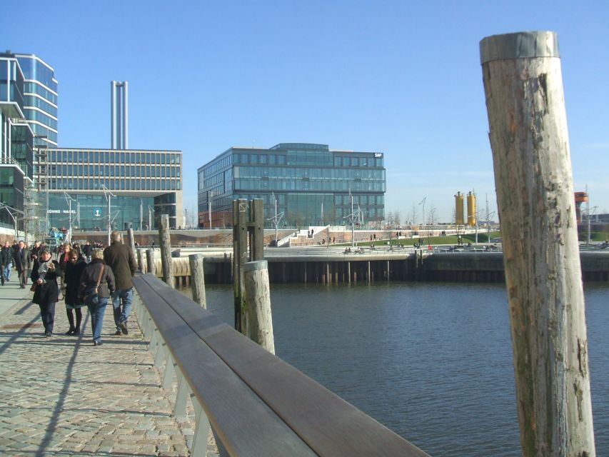 Hamburg: Bike Tour of the Speicherstadt & Old Harbor - Hafen Museum and the coffee pause
