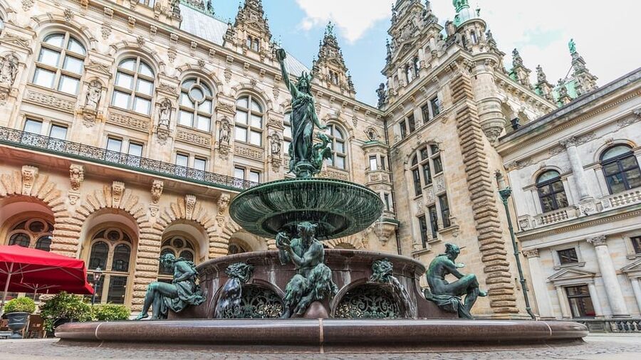 Hamburg: Discover Hamburg from landmark to landmark - Language, pace, and practical comfort
