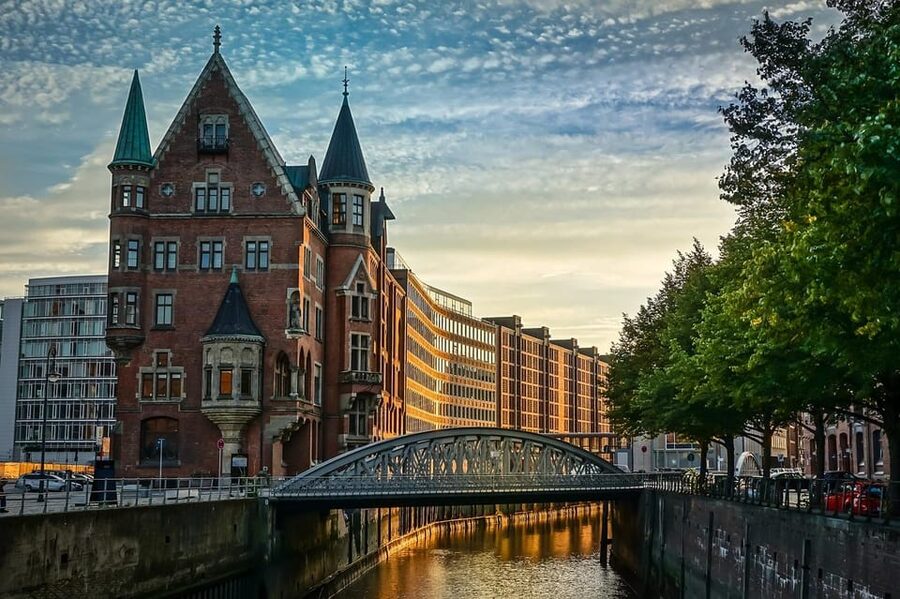 Hamburg: Discover Hamburg from landmark to landmark - Krameramtsstuben and the older city
