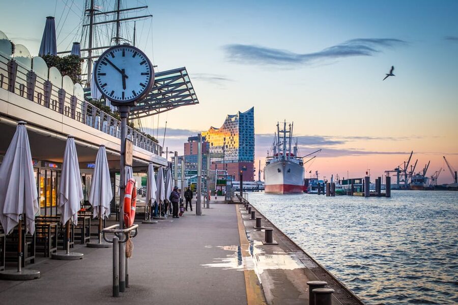 Hamburg: Guided Bike Tour - St. Pauli and the Reeperbahn