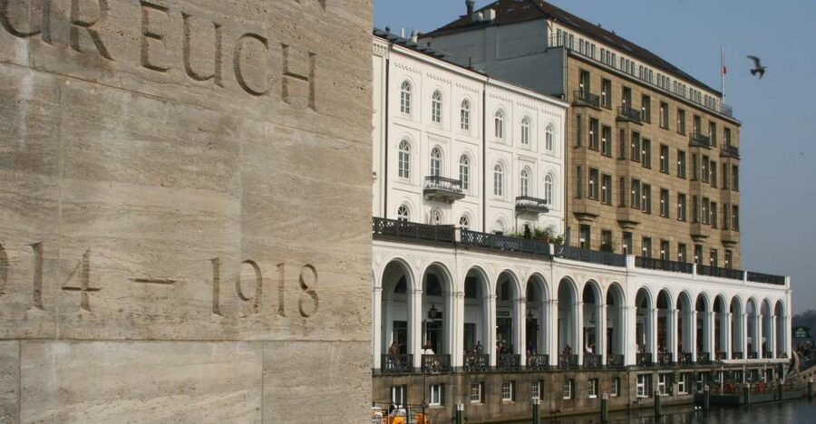 Hamburg: Guided Walking Tour - Key points at a glance