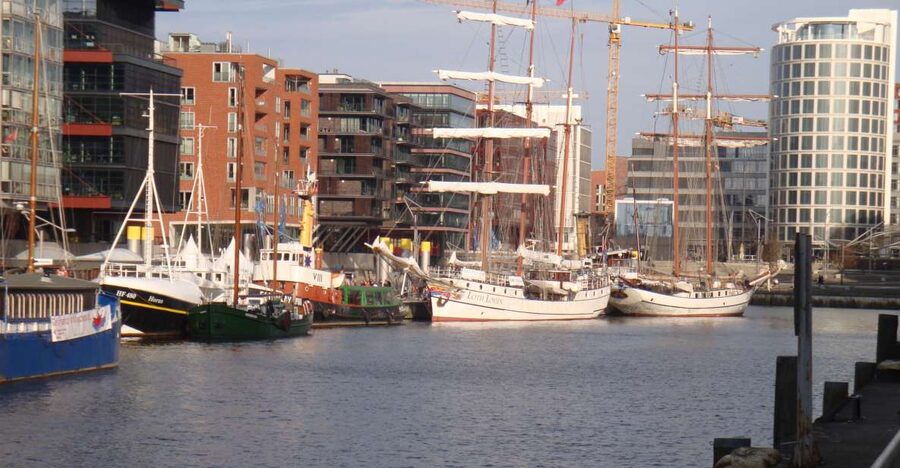 Hamburg Harbor: 3.5-Hour Guided Tour by Bike - Why This Route Shows More Than the Harbor Front