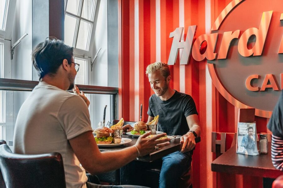 Hamburg: Hard Rock Cafe Skip-the-Line Meal - Choosing between the Funk Menu and Rock Menu