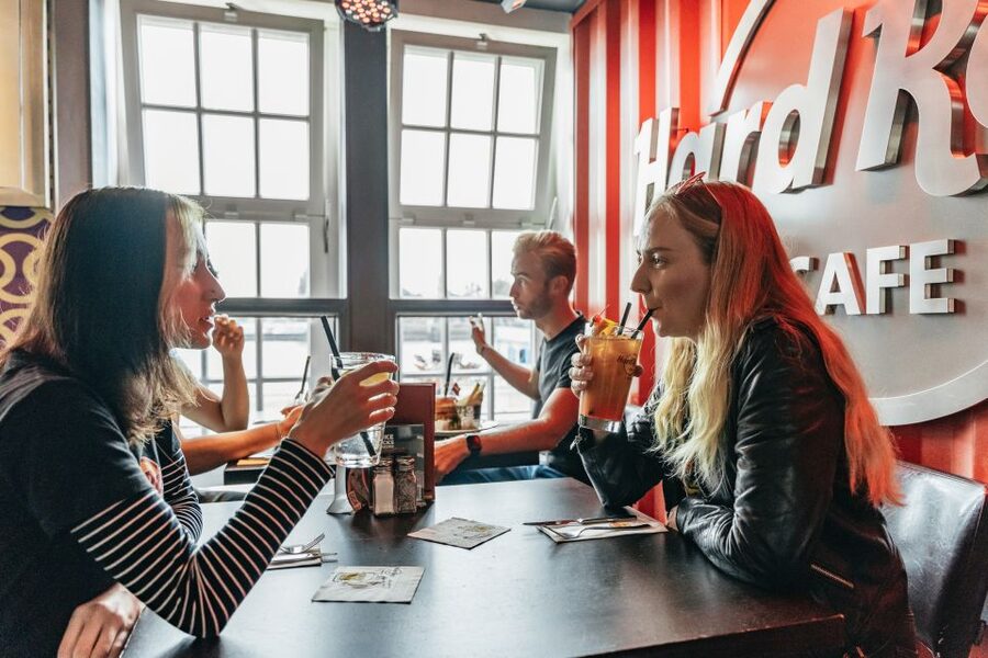 Hamburg: Hard Rock Cafe Skip-the-Line Meal - Timing your meal around Hamburg sights