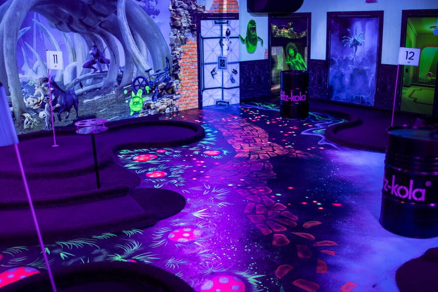 Hamburg: Moviegolf Experience - Eighteen holes with a film puzzle built in