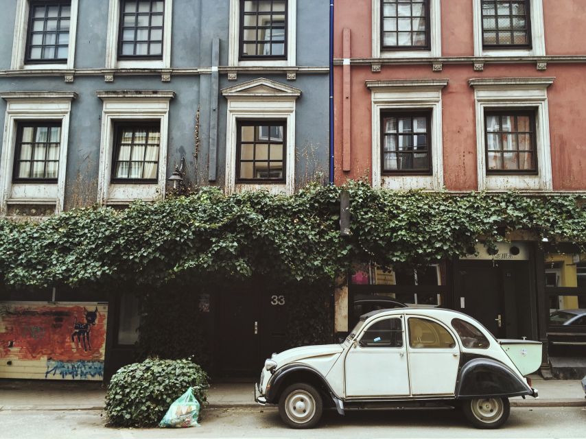 Hamburg: Personalized Private Tour with a Local Host - Famous Hamburg alongside quieter corners