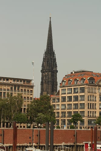 Hamburg: Private Tour Down Town around City Hall - The unusual details: pneumatic post and underground bunkers