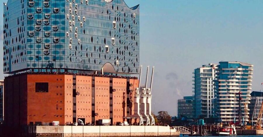 Hamburg: Private Tour UNESCO Speicherstadt and HafenCity - From U Meßberg to Hamburg’s brick gateway