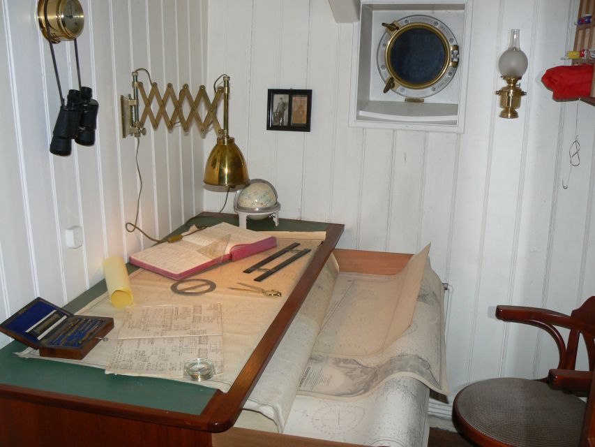 Hamburg: RICKMER RICKMERS Museum Entry Ticket - Maritime Exhibits and the Story of the Honorary Captains