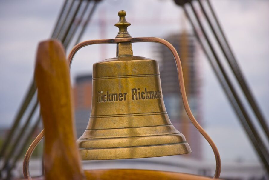 Hamburg: RICKMER RICKMERS Museum Entry Ticket - Temporary Art and Photography in a Maritime Setting