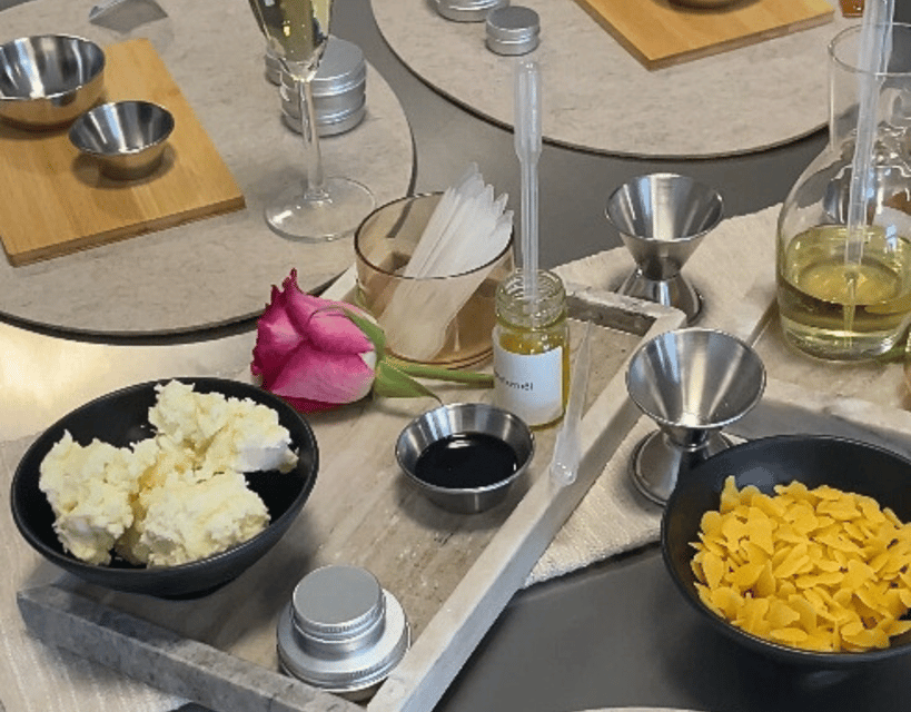 Hamburg: Skin Care Workshop with Champagne - Champagne, Music, and the Social Side