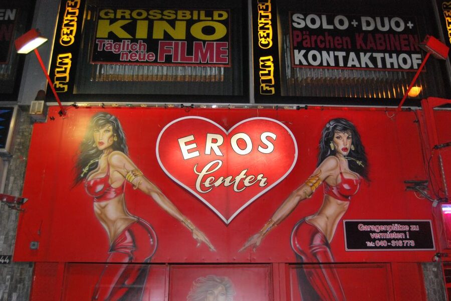 Hamburg: The Ultimate Sex, Drugs, and Hotdog Tour - A first walk through St. Pauli