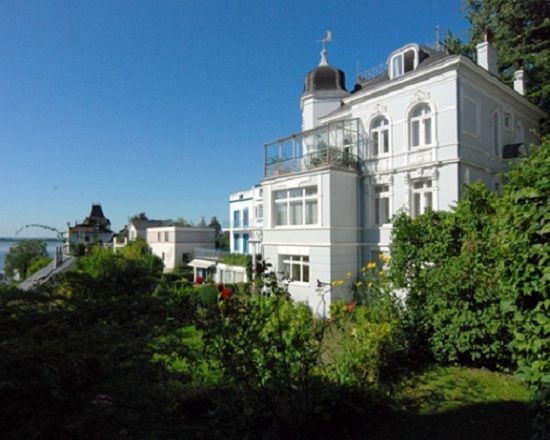 Hamburg: Tour of Blankenese on the Banks of the Elbe - The Treppenviertel and its steep character