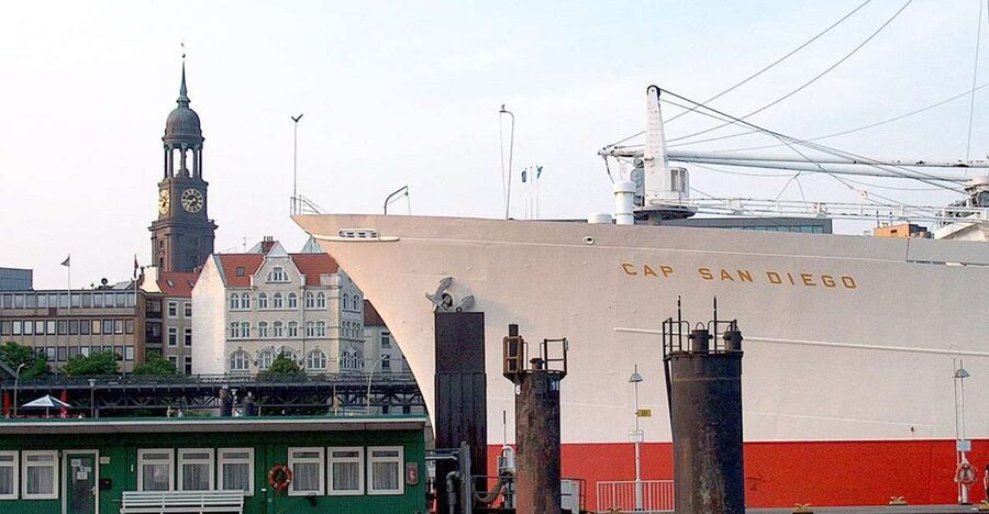 Hamburg: Traditional Harbor Tour with Commentary - Why Hamburg makes sense from the water