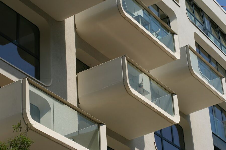 Hamburg: UNESCO-World Heritage Sites Tour - Dar es Salaam Square and the modern port edge