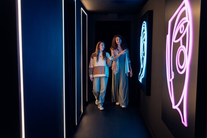 IKONO Berlin. Immersive Experience - Timing, pace, and crowd comfort