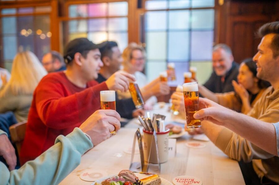 Informative and fun brewery tour in German, public - Starting at Heumarkt with Cologne’s beer culture