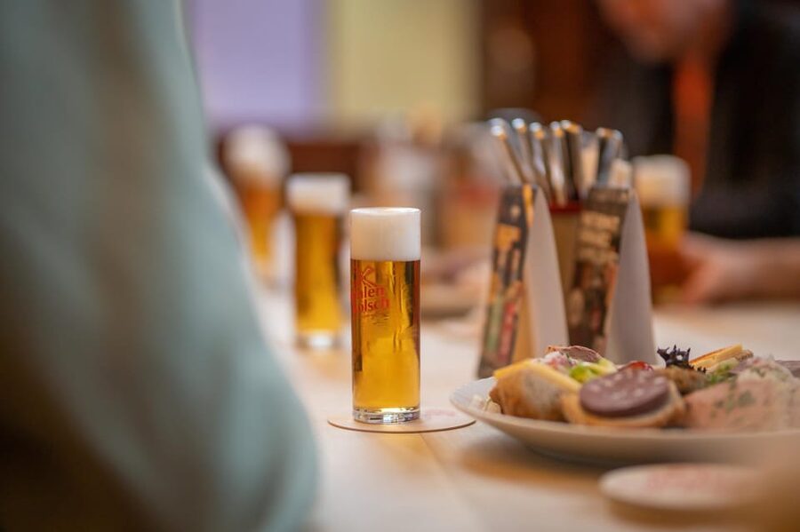 Informative and fun brewery tour in German, public - Gilden im Zims: comparing the Cologne brewery style