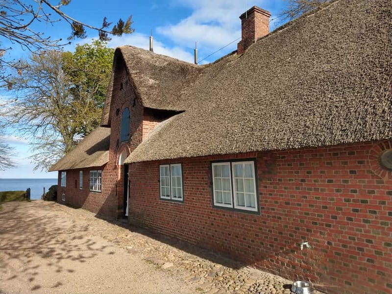 Keitum: Guided Village Walking Tour - Keitum begins with old homes, not a museum display