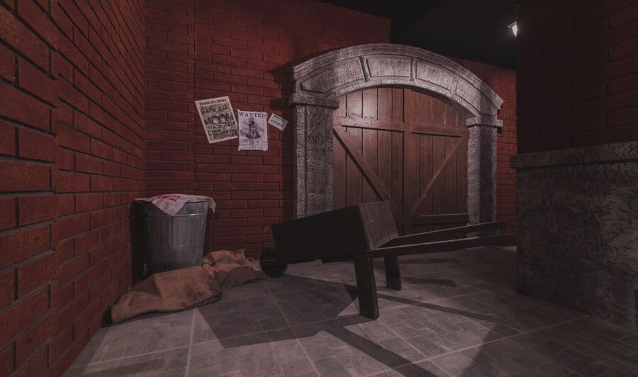 Live escape room - Picking the Right Story in Berlin