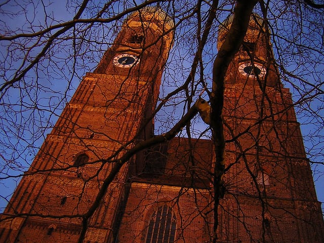 Munich: 3-Hour Culinary Nightwatch Tour - A Munich evening built around dark tales and good food